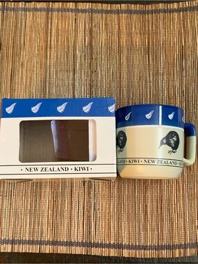 New Zealand Kiwi Ceramic Mug with Box - Blue & Cream. New, never used.